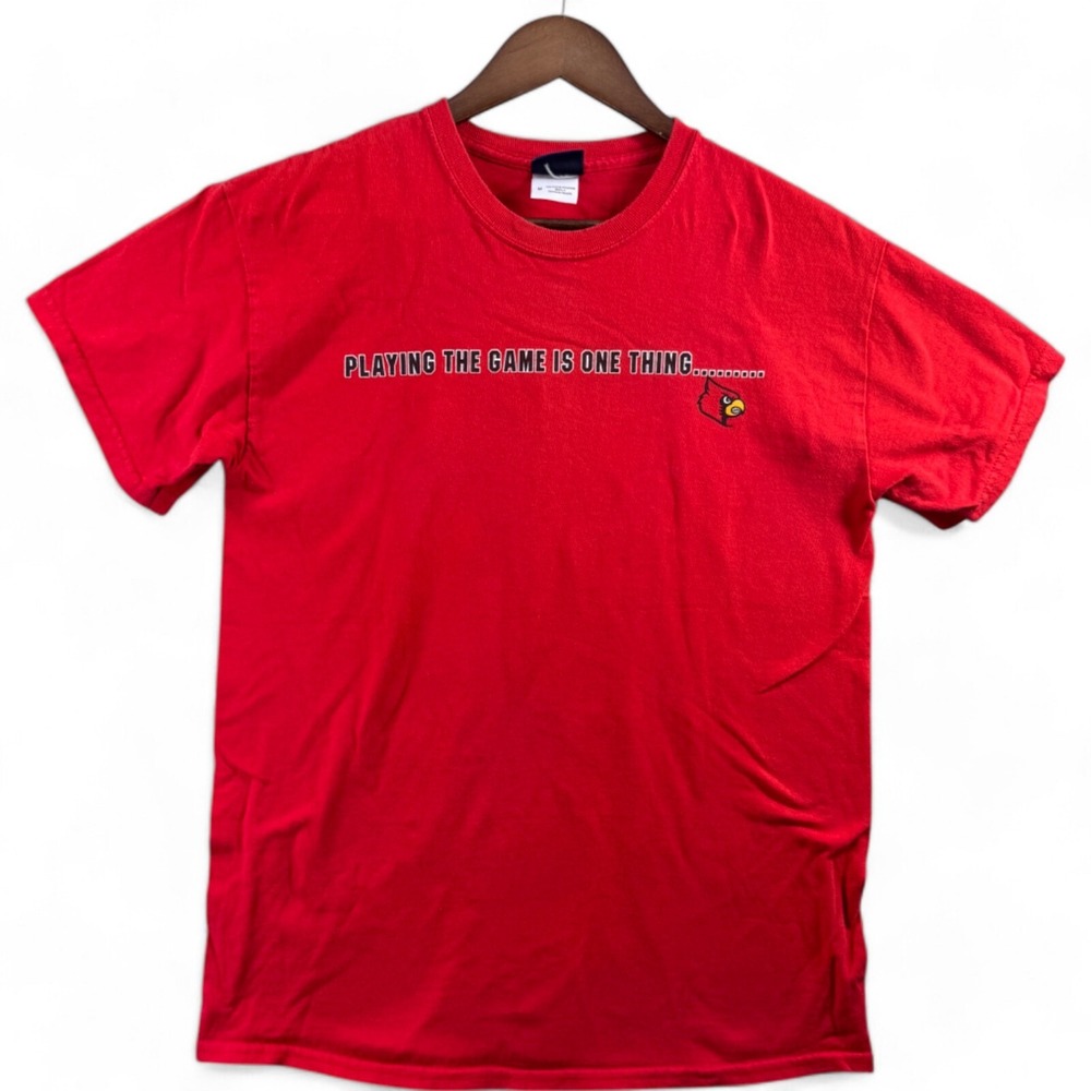 Blue 84 Louisville Cardinals Mens Medium T-Shirt Beat Kentucky Red Basketball